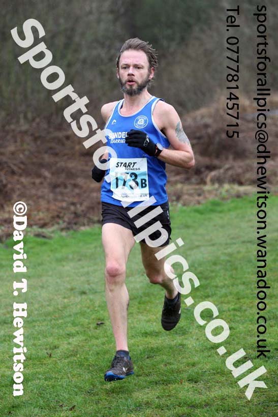 Mens veterans Durham Cathedral Cross Country Relays, Maiden Castle, Durham. Photo: David T. Hewitson/Sports for All Pics